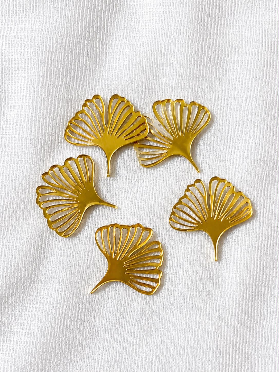 Acrylic Leaf Cutout 02 – 2 Inch